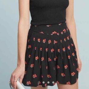 Anthropologie Maeve Black Floral‎ Pleated Shorts Lightweight Pull On small